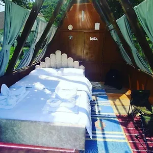 https://under-stars-house.albaniahotels.org